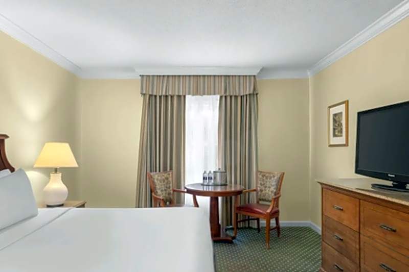 Photo 1 of 1 of Deluxe 1 King Bed, City or Courtyard View
