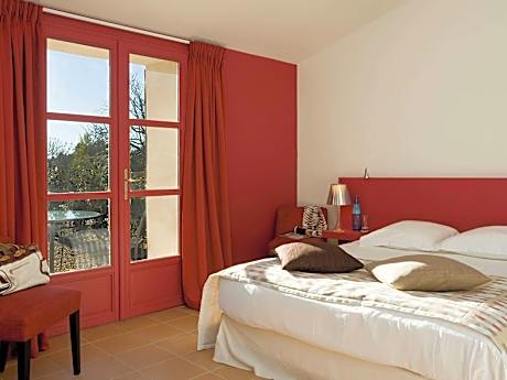 Standard Room with 1 Queensize Bed