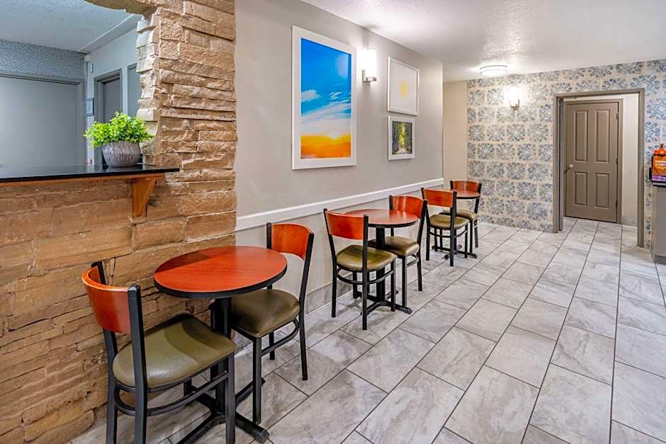 Days Inn by Wyndham Los Lunas