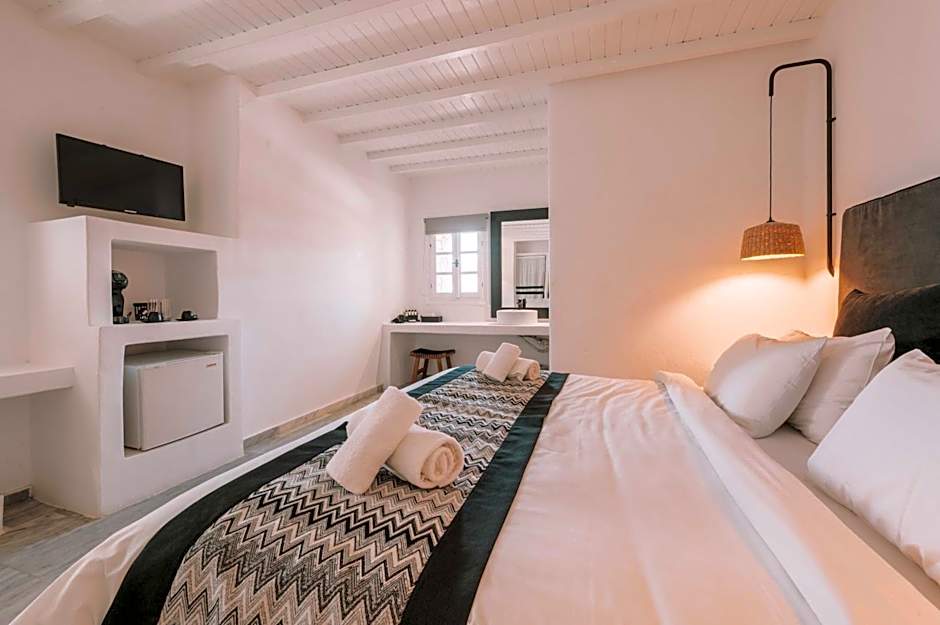 Mr & Mrs White Mykonos