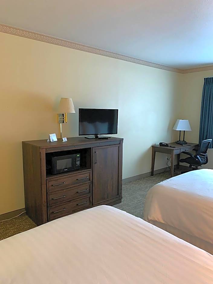 Yellowstone Lodge