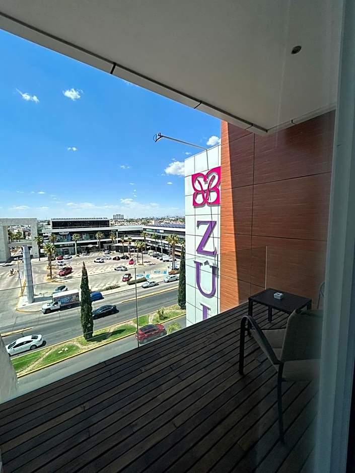 Zújmú Business Boutique Hotel