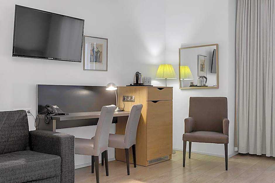 Airport Hotel Aurora Star