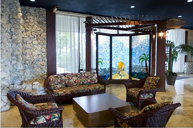Days Hotel - Thunderbird Beach – Miami Beach - Sunny Isles, FL