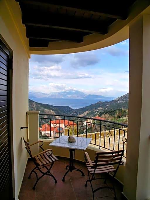 Kallisti Ξενώνας Διακοπτό-Καλάβρυτα