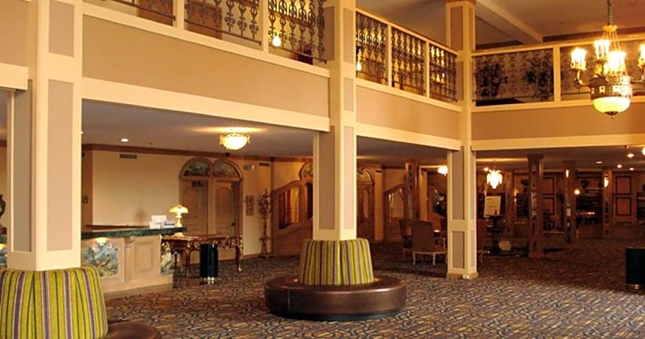 The Chateau Bloomington Hotel and Conference Center