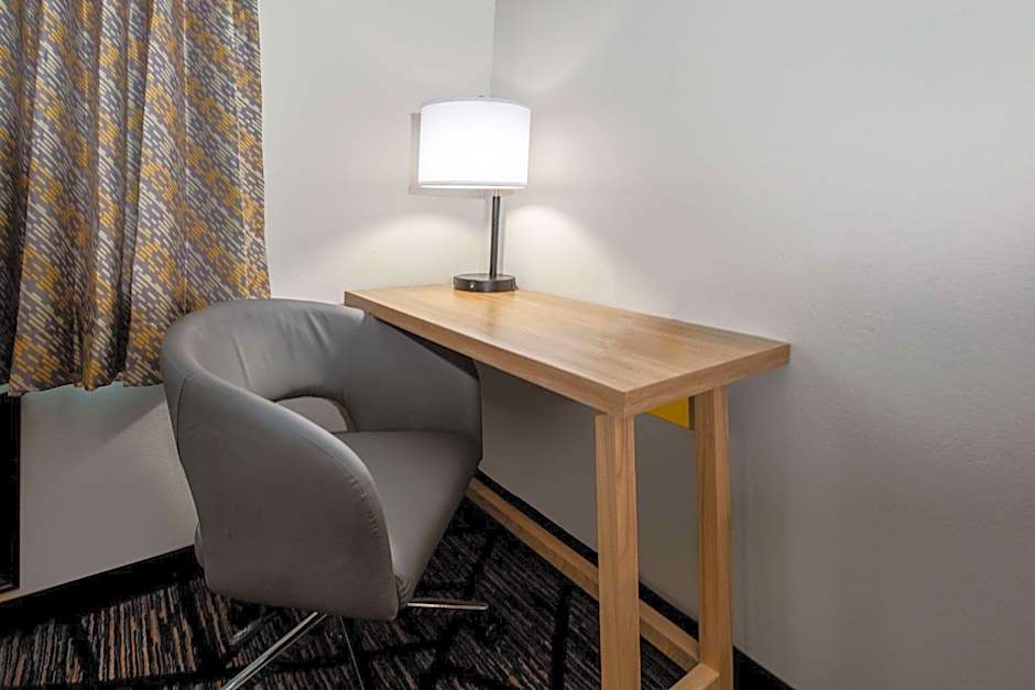 Days Inn by Wyndham Baton Rouge I-10