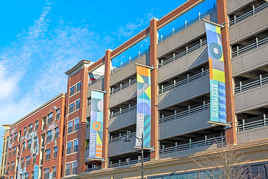 La Quinta Inn & Suites by Wyndham Boston Somerville