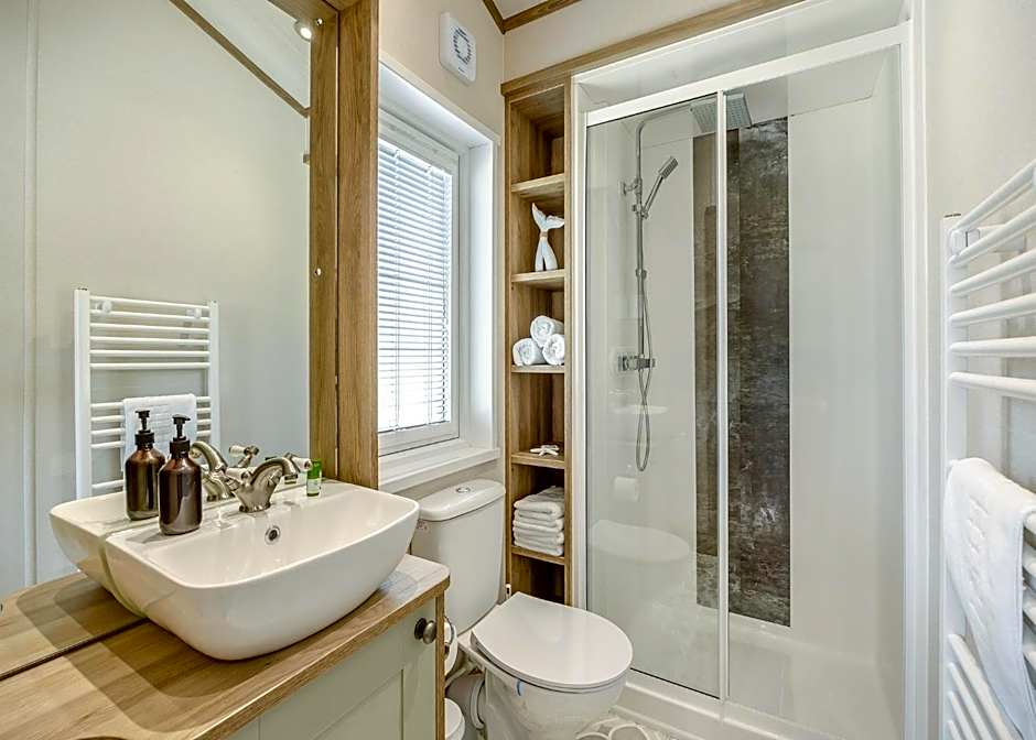 Woodhall Country Park Lodges