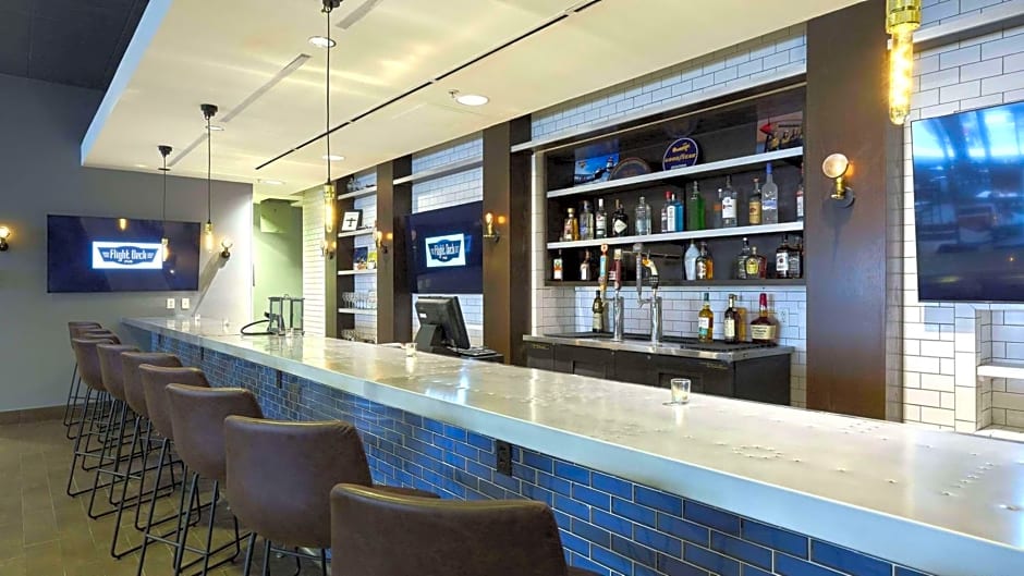 Aviator Hotel & Suites South I-55, BW Signature Collection