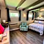 Claddagh Motel & Suites