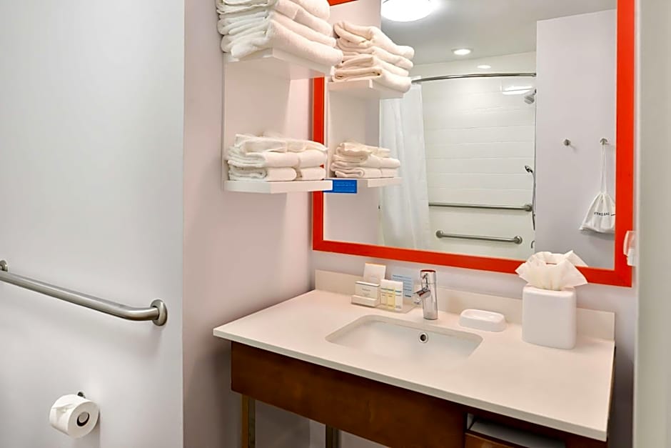 Hampton Inn By Hilton Statesville