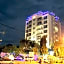 Yeak Loam Hotel