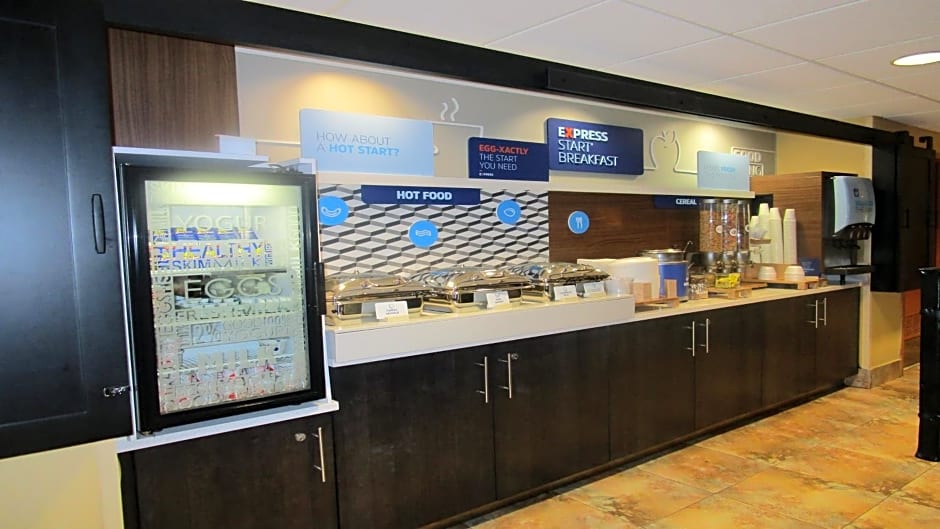 Holiday Inn Express and Suites Fort Lauderdale Airport West By IHG