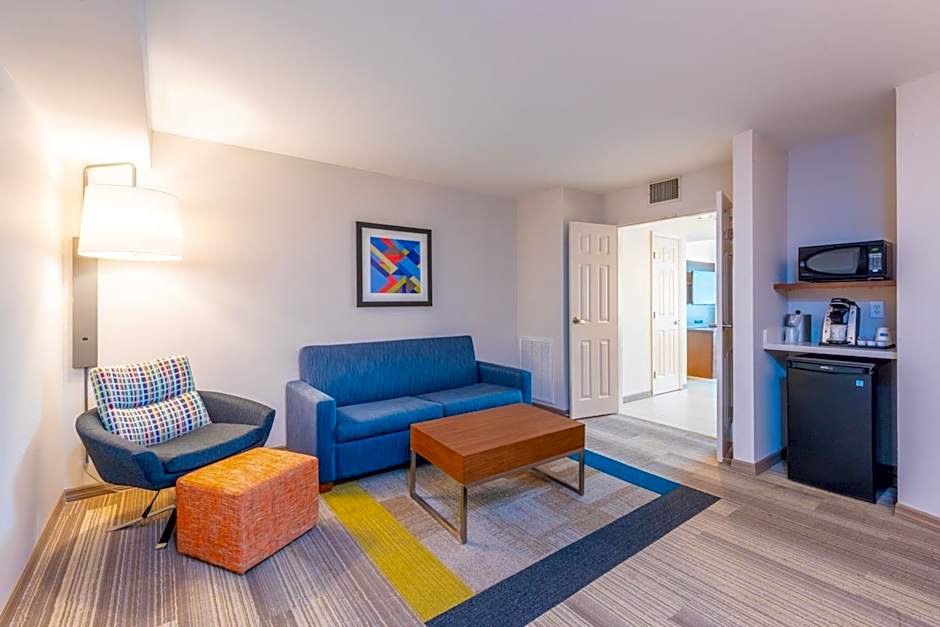 Holiday Inn Express Hotel & Suites Bradenton West By IHG