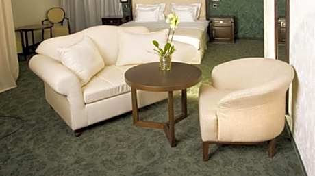 Apartment with Hot Tub