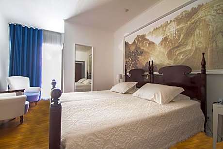 Deluxe Double or Twin Room with Balcony