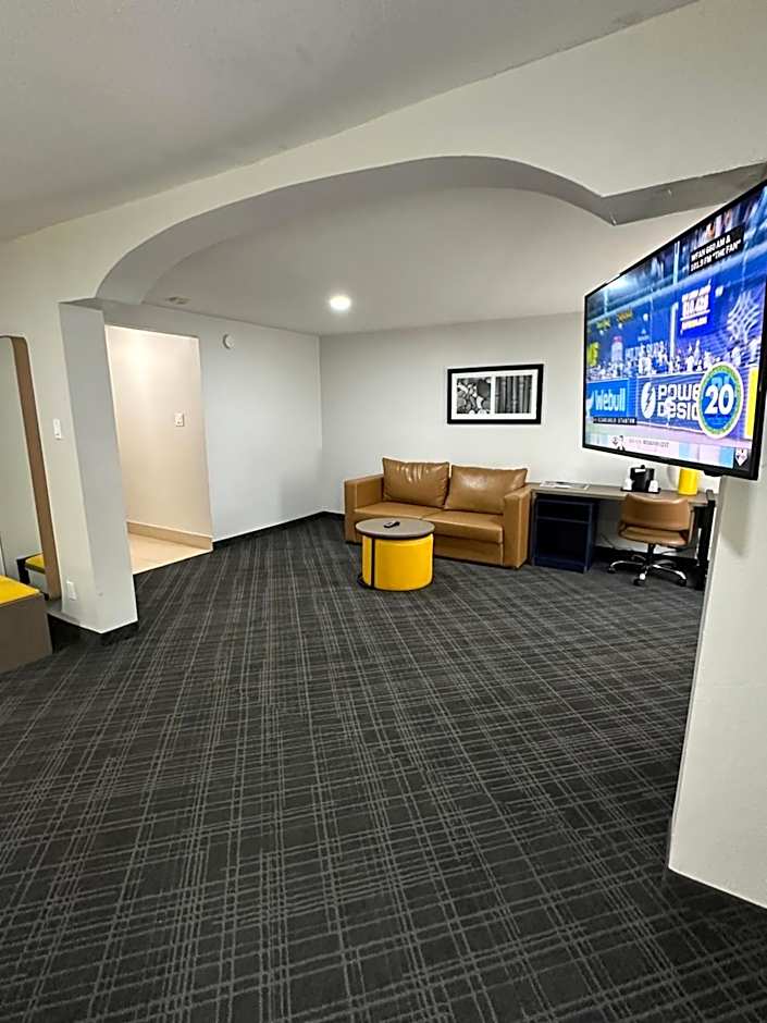 Comfort Inn North Dallas Near the Galleria