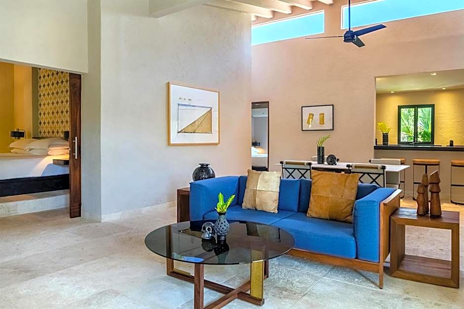 Thompson Zihuatanejo, A Beach Resort by Hyatt