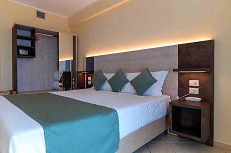 Superior Double or Twin Room with Garden View