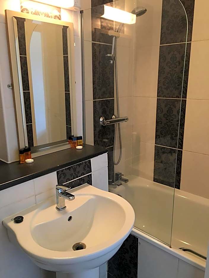 The Long Room Hotel and Bar