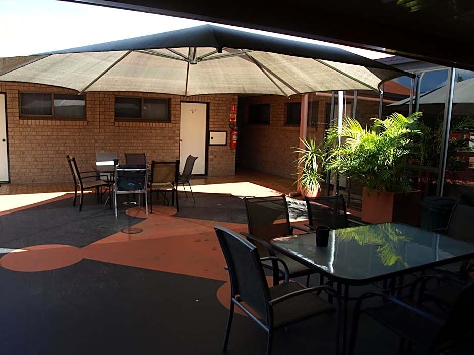 Lancaster Court Motel