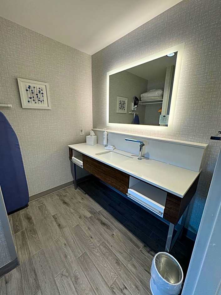 Hampton Inn by Hilton Kingston