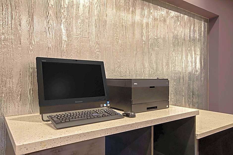 La Quinta Inn & Suites by Wyndham Fayetteville