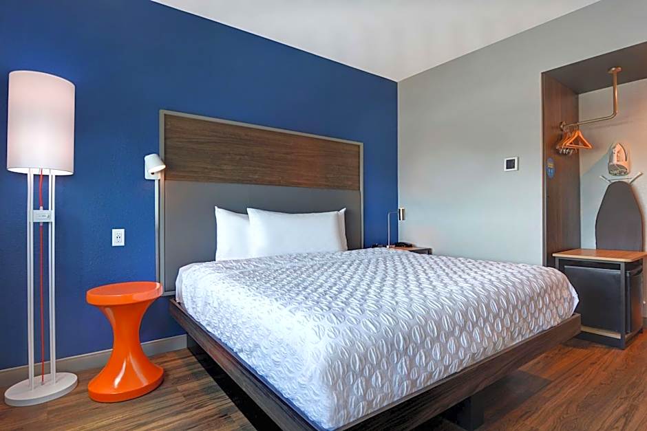 Tru By Hilton St. Petersburg Downtown Central Ave, FL