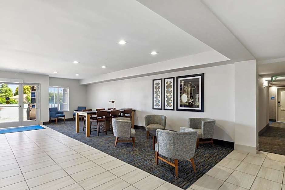 Holiday Inn Express & Suites Mountain View Silicon Valley By IHG