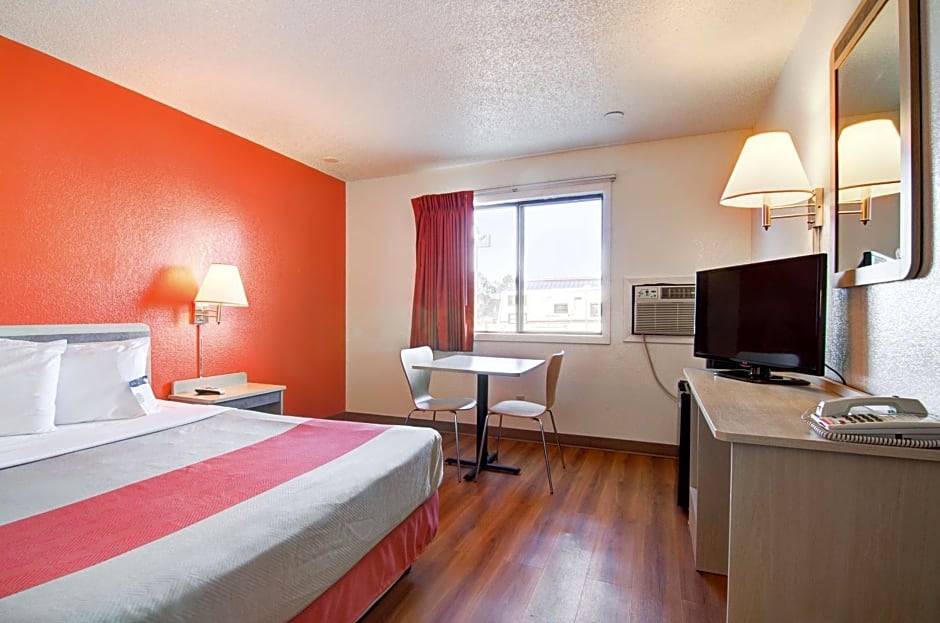 Motel 6-Colby, KS