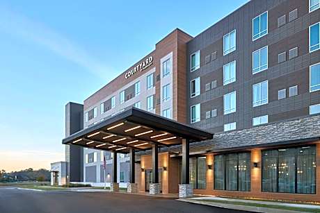 Courtyard by Marriott Madison