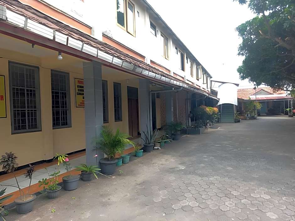 SPOT ON 91563 Hotel Meilias