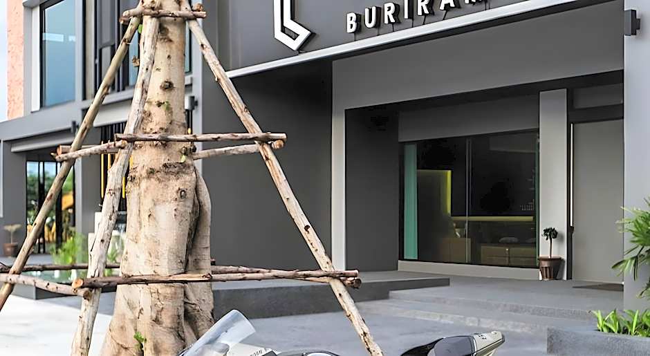 Cresco Hotel - Buriram