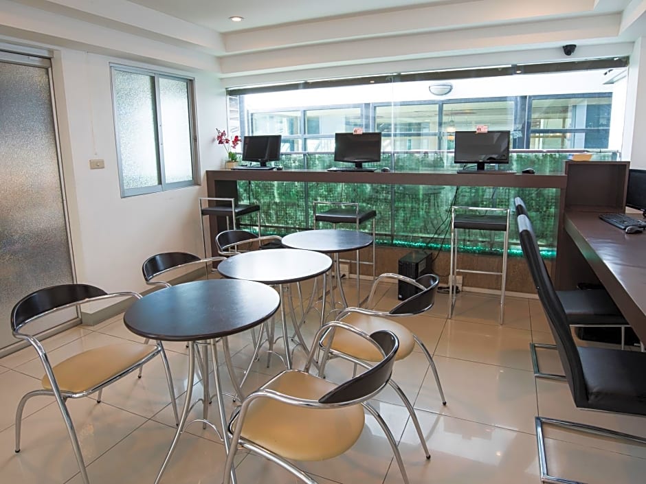 BS Premier Airport Hotel