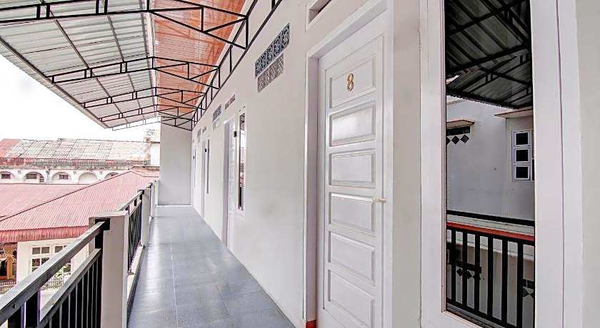 OYO 92806 Penginapan Geby Syariah