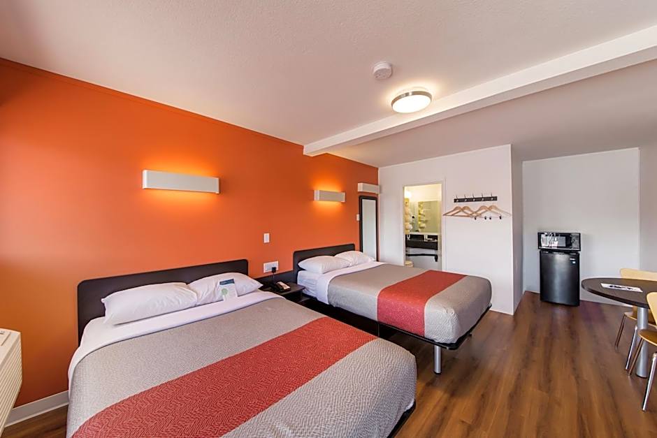Motel 6-Cranbrook, BC