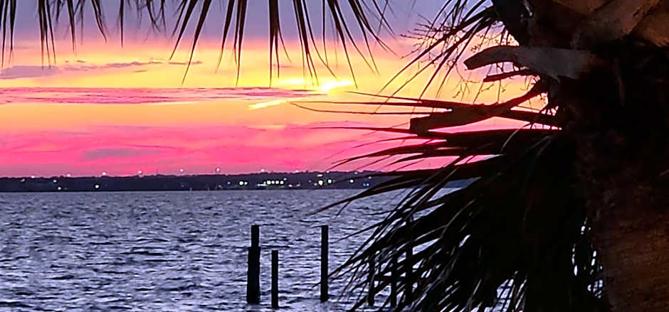 Quality Inn & Suites Gulf Breeze Bayside near Pensacola Beach