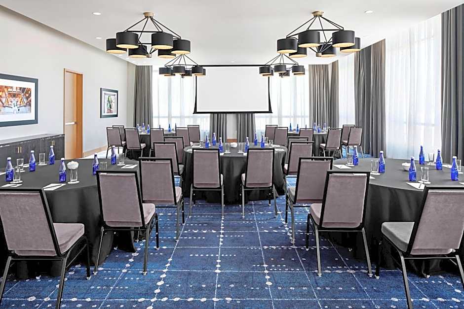 The Oaklander Hotel, Autograph Collection by Marriott