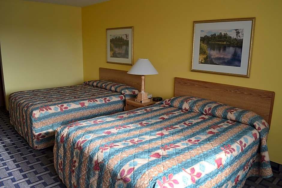 Sky Lodge Inn & Suites - Delavan