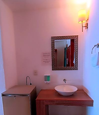 Deluxe Double Room with Balcony and Sea View