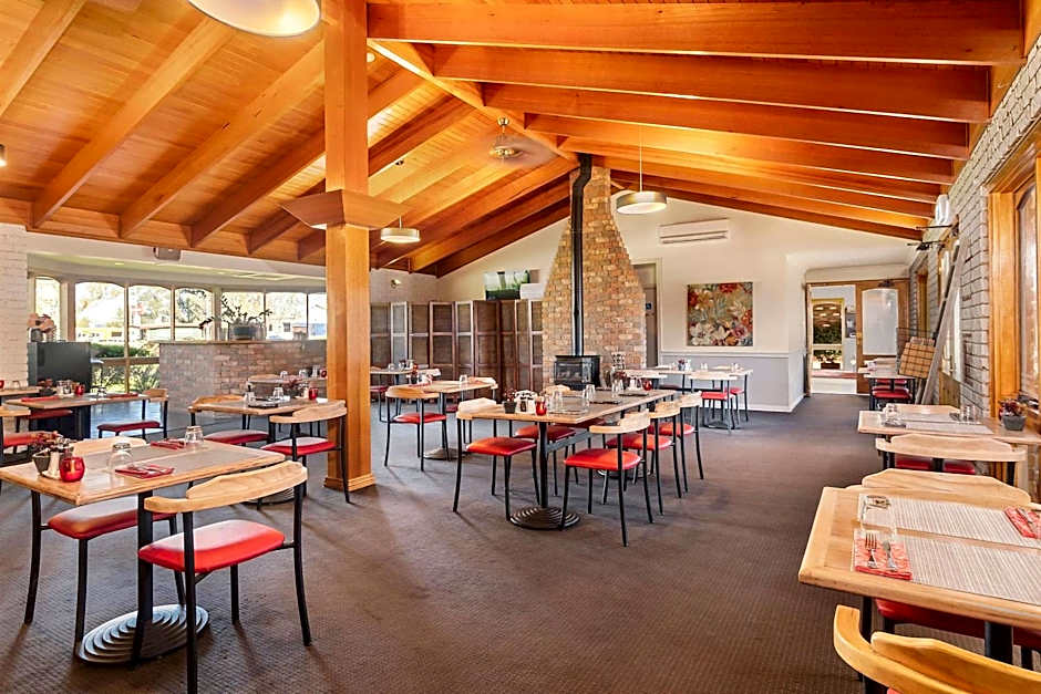 Quality Inn Carriage House