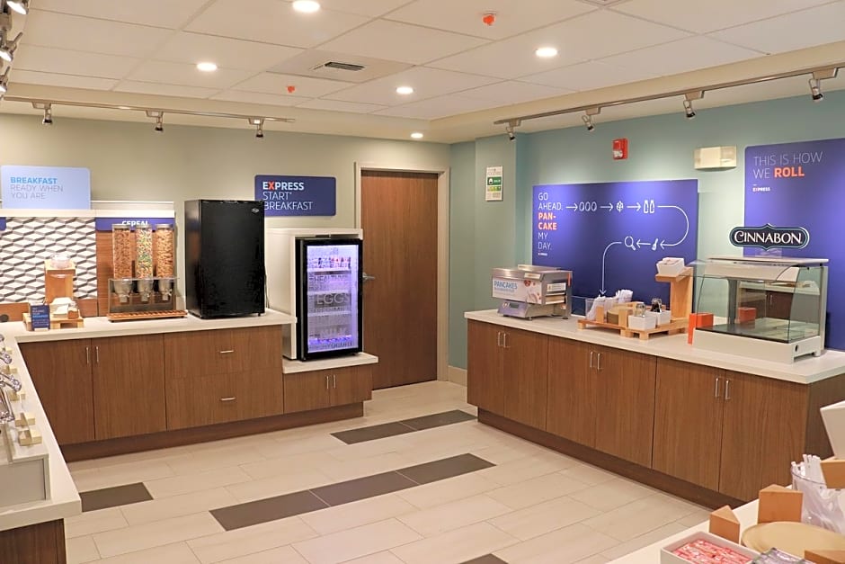 Holiday Inn Express Seattle - Sea-Tac Airport By IHG