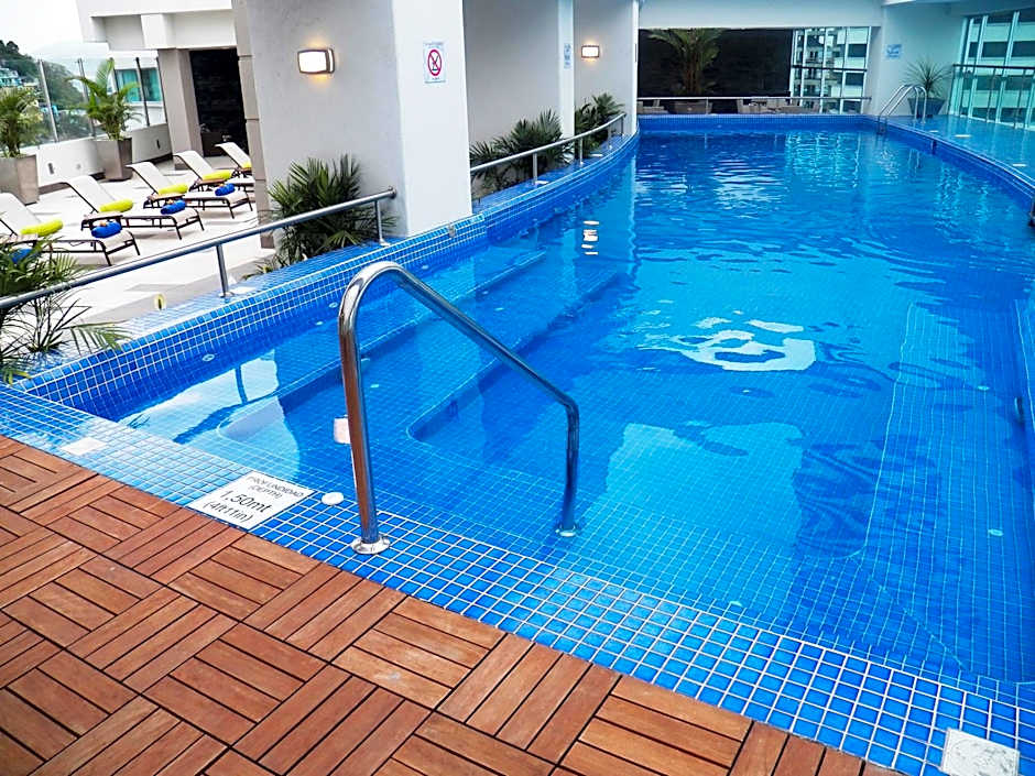 Wyndham Guayaquil, Puerto Santa Ana