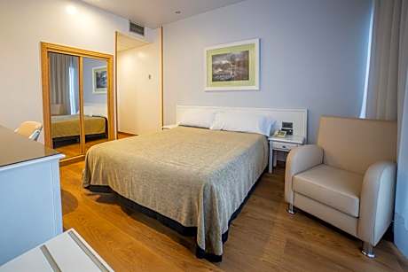 Business Double or Twin Room with Spa access