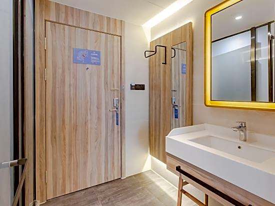 Hanting Youjia Hotel (Ningbo Tianyi Square Branch)