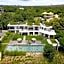 Balangan Sunset: Amazing 4 BDR Villa in Balangan w/ OCEAN VIEW in Balangan