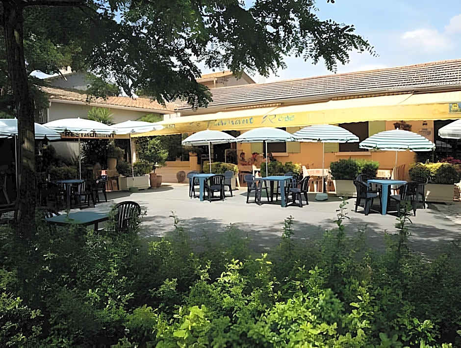Logis Hotel Restaurant Le Flamant Rose camargue
