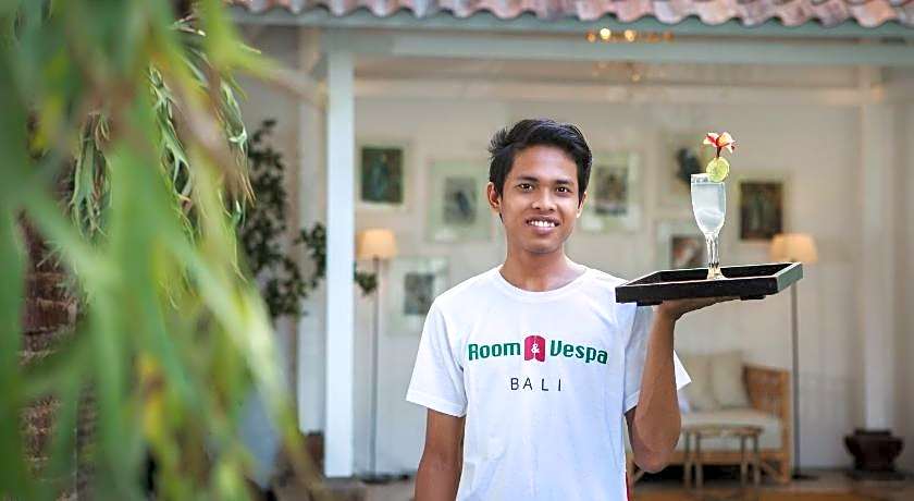 Room & Vespa Suite 4