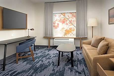 Suite, 2 Queen, Sofa bed